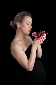 1098707_yong_women_with__flower