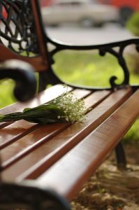 820696_waiting_bench